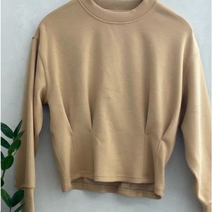 Pleated, fitted Lulu Lemon Sweatshirt - gold/mustard color